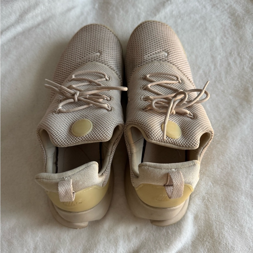 Nike Women's Cream Sneakers